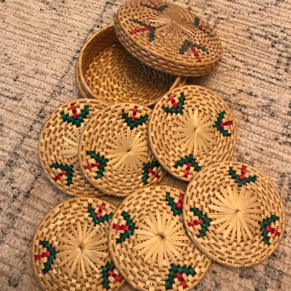 Vintage woven straw coaster set. Set of 6 - Picture 1 of 6
